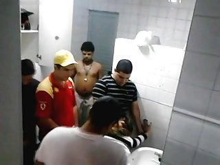 جوان خم جوجه سرطان و vdul او را در سیاوش دلسوز سکس برخواهد داشت از سگ